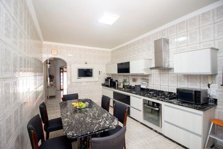 Casa para alugar com 300m², 3 quartos e 2 vagas Casa para alugar com 300m², 3 quartos e 2 vagasCozinha