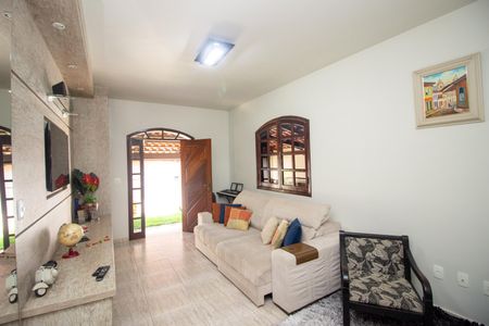 Sala de casa para alugar com 3 quartos, 300m² em Tropical, Contagem