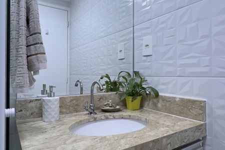 Banheiro de apartamento à venda com 2 quartos, 54m² em Macedo, Guarulhos