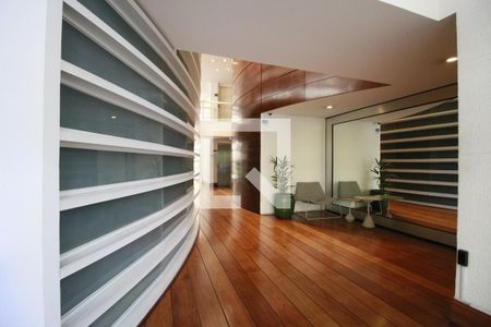 Apartamento à venda com 114m², 2 quartos e 3 vagasHall social