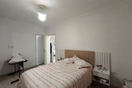 Casa à venda com 81m², 2 quartos e 6 vagasQuarto Suíte