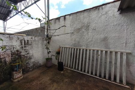 Casa à venda com 81m², 2 quartos e 6 vagasQuintal