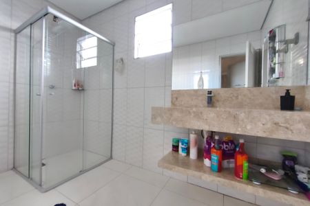 Casa à venda com 81m², 2 quartos e 6 vagasBanheiro Suíte