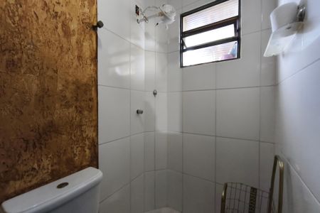 Casa à venda com 81m², 2 quartos e 6 vagasBanheiro Social