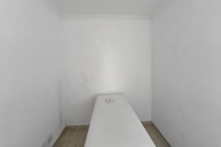 Casa à venda com 81m², 2 quartos e 6 vagasSala - Cômodo Extra