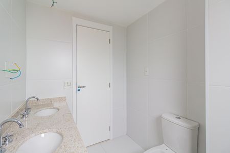 Apartamento à venda com 185m², 4 quartos e 3 vagas Apartamento à venda com 185m², 4 quartos e 3 vagasBanheiro da Suíte 1