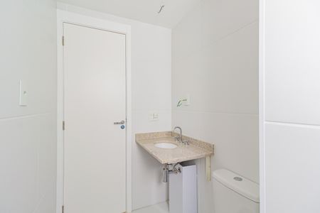 Apartamento à venda com 185m², 4 quartos e 3 vagas Apartamento à venda com 185m², 4 quartos e 3 vagasBanheiro da Suíte 2