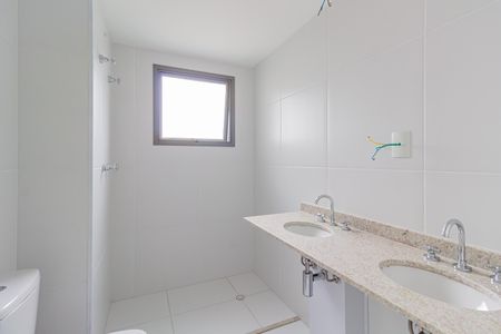 Apartamento à venda com 185m², 4 quartos e 3 vagas Apartamento à venda com 185m², 4 quartos e 3 vagasBanheiro da Suíte 1