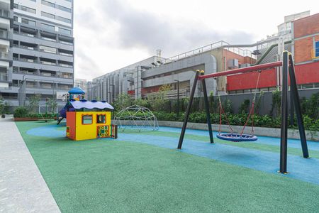 Apartamento à venda com 185m², 4 quartos e 3 vagas Apartamento à venda com 185m², 4 quartos e 3 vagasÁrea comum - Playground