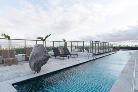 Apartamento à venda com 185m², 4 quartos e 3 vagas Apartamento à venda com 185m², 4 quartos e 3 vagasÁrea comum - Piscina