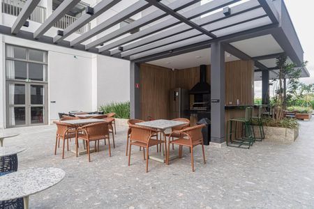 Apartamento à venda com 185m², 4 quartos e 3 vagas Apartamento à venda com 185m², 4 quartos e 3 vagasÁrea comum - Churrasqueira 2