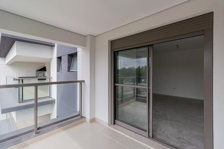 Apartamento à venda com 185m², 4 quartos e 3 vagas Apartamento à venda com 185m², 4 quartos e 3 vagasVaranda da Suíte 1