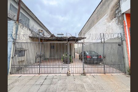 Casa à venda com 400m², 1 quarto e 6 vagas Casa à venda com 400m², 1 quarto e 6 vagasFachada