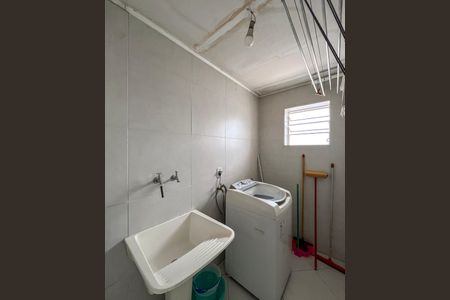 Casa à venda com 400m², 1 quarto e 6 vagas Casa à venda com 400m², 1 quarto e 6 vagasÁrea de Serviço