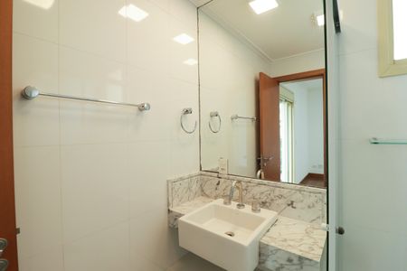 Apartamento para alugar com 90m², 3 quartos e 2 vagas Apartamento para alugar com 90m², 3 quartos e 2 vagasBanheiro da Suíte