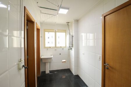 Apartamento para alugar com 90m², 3 quartos e 2 vagas Apartamento para alugar com 90m², 3 quartos e 2 vagasÁrea de Serviço e Banheiro de Serviço