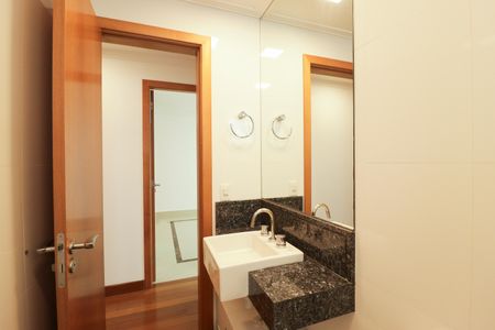 Apartamento para alugar com 90m², 3 quartos e 2 vagas Apartamento para alugar com 90m², 3 quartos e 2 vagasBanheiro Social