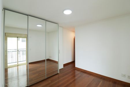 Apartamento para alugar com 90m², 3 quartos e 2 vagas Apartamento para alugar com 90m², 3 quartos e 2 vagasSuíte