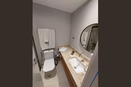 Banheiro de apartamento para alugar com 1 quarto, 30m² em Indianópolis, São Paulo