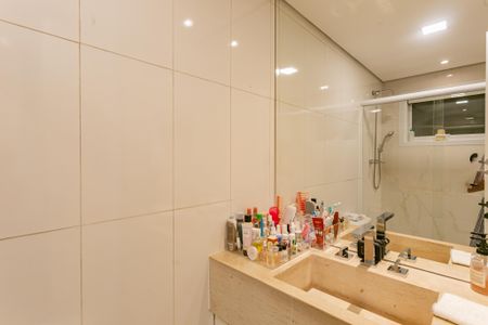 Apartamento à venda com 117m², 2 quartos e 2 vagasBanheiro da Suíte