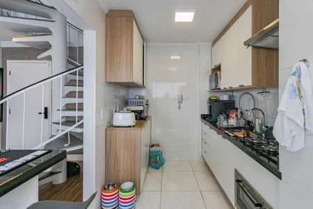 Cozinha de apartamento à venda com 2 quartos, 117m² em Vila Santo Estefano, São Paulo