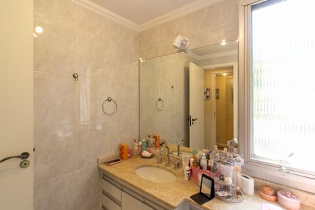 Apartamento à venda com 136m², 4 quartos e 3 vagas Apartamento à venda com 136m², 4 quartos e 3 vagasBanheiro Suíte 1