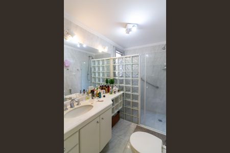 Apartamento à venda com 136m², 4 quartos e 3 vagas Apartamento à venda com 136m², 4 quartos e 3 vagasBanheiro Suíte 2