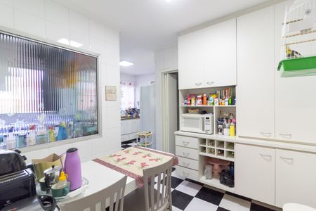 Apartamento à venda com 136m², 4 quartos e 3 vagas Apartamento à venda com 136m², 4 quartos e 3 vagasCozinha