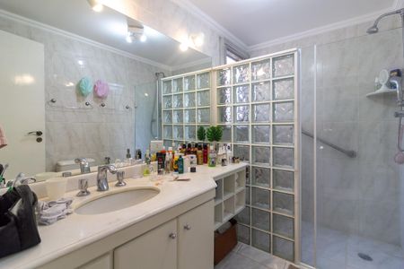 Apartamento à venda com 136m², 4 quartos e 3 vagas Apartamento à venda com 136m², 4 quartos e 3 vagasBanheiro Suíte 2