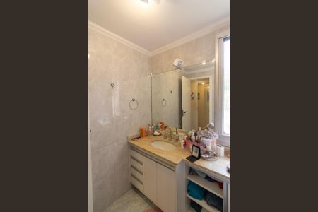 Apartamento à venda com 136m², 4 quartos e 3 vagas Apartamento à venda com 136m², 4 quartos e 3 vagasBanheiro Suíte 1