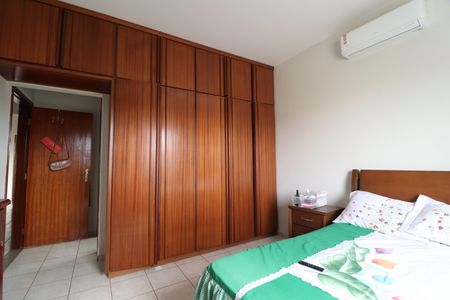 Casa para alugar com 285m², 6 quartos e 3 vagasQuarto 2 - Suíte