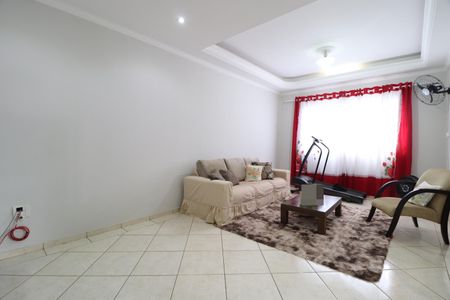 Sala de casa para alugar com 6 quartos, 285m² em Jardim Patricia, Uberlândia
