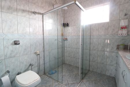 Casa para alugar com 285m², 6 quartos e 3 vagasBanheiro do Quarto 2