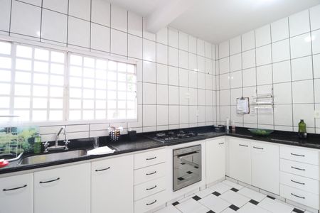 Casa para alugar com 285m², 6 quartos e 3 vagasCozinha