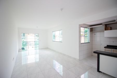 Sala de casa à venda com 2 quartos, 87m² em Nacional, Contagem