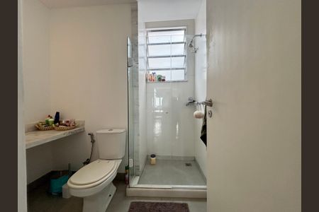 Apartamento à venda com 120m², 2 quartos e sem vagaBanheiro social