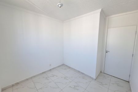 Quarto 2 de apartamento para alugar com 2 quartos, 50m² em Jardim Rotsen, Duque de Caxias