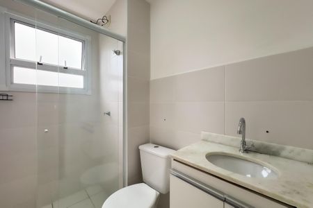 Banheiro de apartamento para alugar com 2 quartos, 49m² em Parque dos Cocais, Valinhos