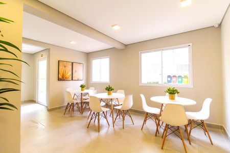 Apartamento para alugar com 32m², 2 quartos e sem vaga Apartamento para alugar com 32m², 2 quartos e sem vagaÁrea comum - Salão de festas