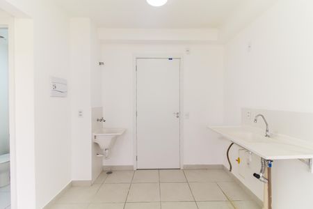 Apartamento para alugar com 32m², 2 quartos e sem vaga Apartamento para alugar com 32m², 2 quartos e sem vagaSala/Cozinha