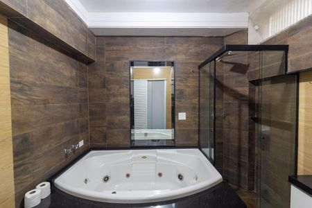 Casa para alugar com 520m², 8 quartos e 2 vagasBanheiro Suíte 1 Edícula