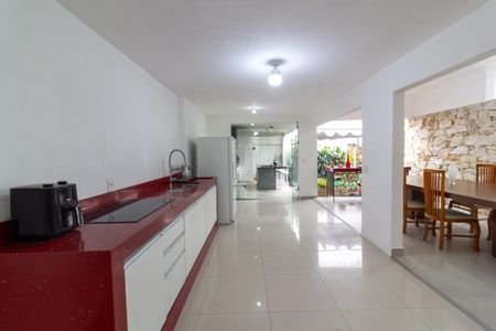 Casa para alugar com 520m², 8 quartos e 2 vagasCozinha