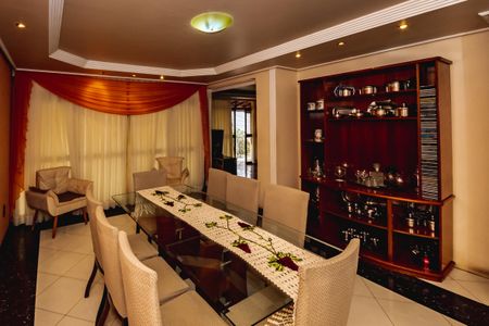 Casa à venda com 7 quartos, 514m² em Castelo, Belo Horizonte