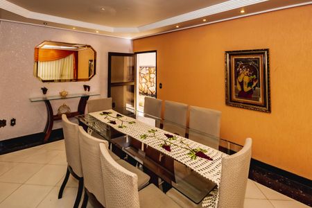 Casa à venda com 7 quartos, 514m² em Castelo, Belo Horizonte