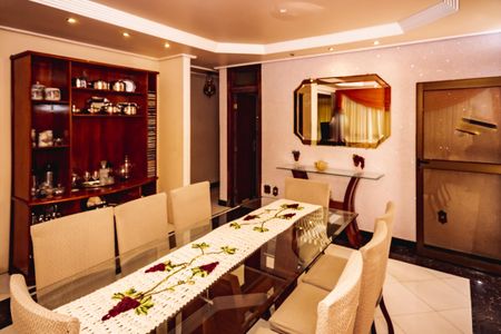 Casa à venda com 7 quartos, 514m² em Castelo, Belo Horizonte