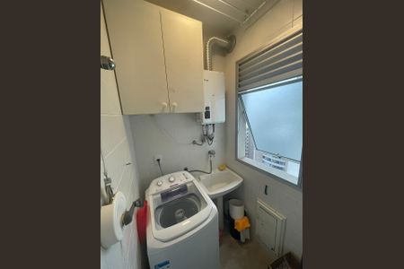 Área de serviço de apartamento para alugar com 2 quartos, 110m² em Moema, São Paulo