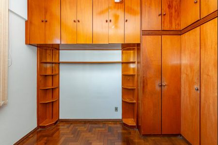 Quarto 1 de apartamento para alugar com 2 quartos, 75m² em Nova Suíça, Belo Horizonte