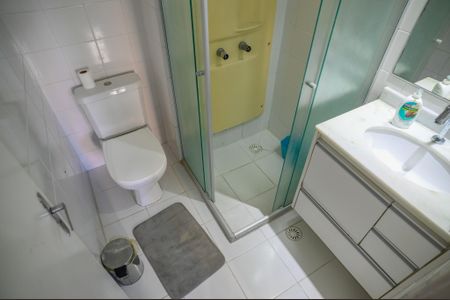 Apartamento à venda com 73m², 3 quartos e 1 vaga Apartamento à venda com 73m², 3 quartos e 1 vagaBanheiro Social