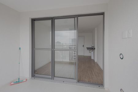 Varanda de kitnet/studio para alugar com 1 quarto, 26m² em Pompeia, São Paulo