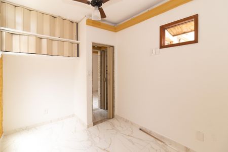 Quarto de apartamento para alugar com 1 quarto, 45m² em Vila Valqueire, Rio de Janeiro